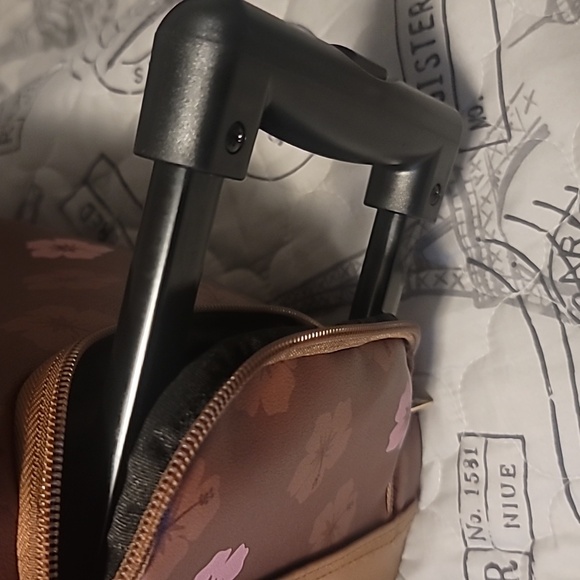 🦋Disney Lilo Stitch Rolling Luggage Duffle 20"🦋 - Picture 9 of 9